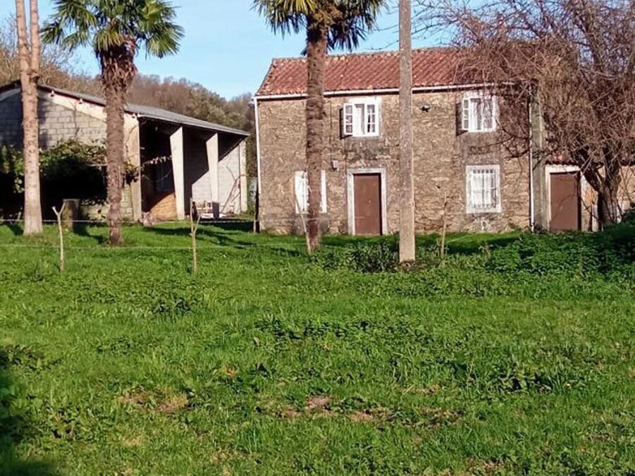 Casa rural en venta en Lugar de Gende – Melide- Coruña